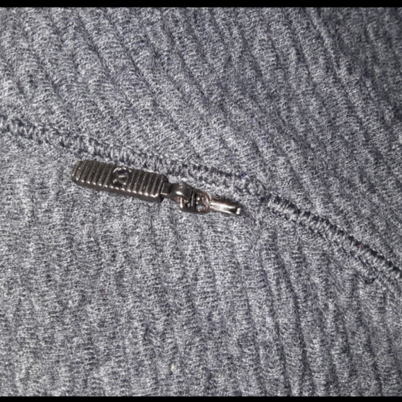 Lululemon Jacket 🖤🩶 - Picture 6 of 10